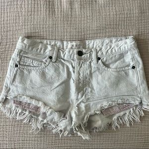 Free People - We The Free - White Denim Cut Off Shorts - sz 25